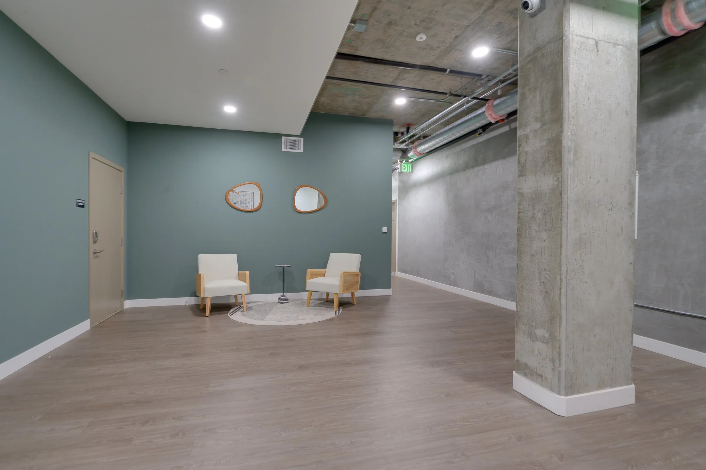 Pine on Gramercy recreation room entry lounge