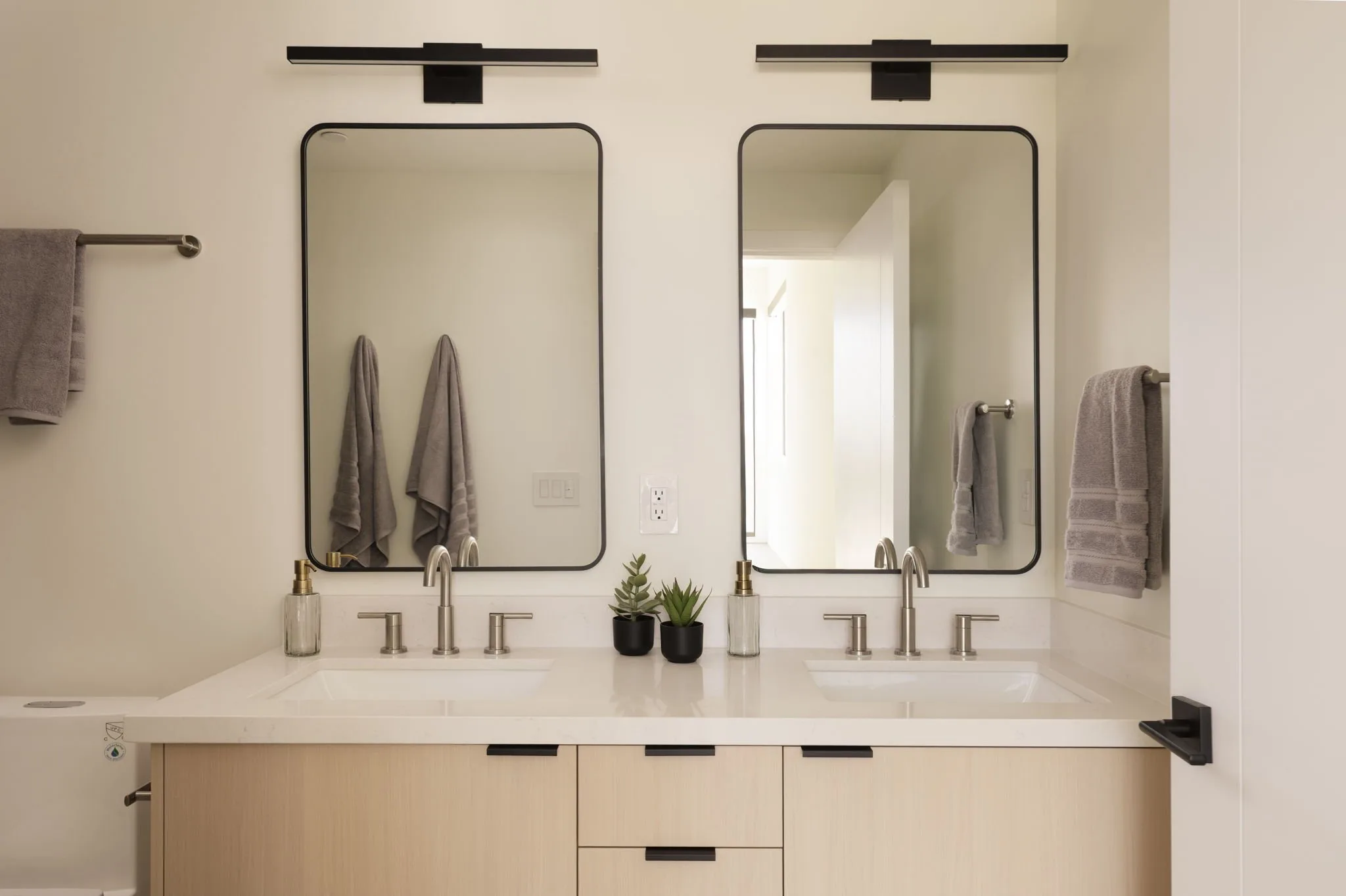 The Arthur residences image 27